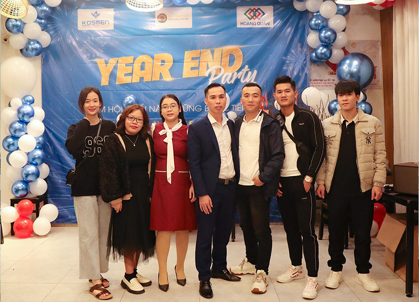 Các thành viên công ty Hoàng Quân tại Hà Nội